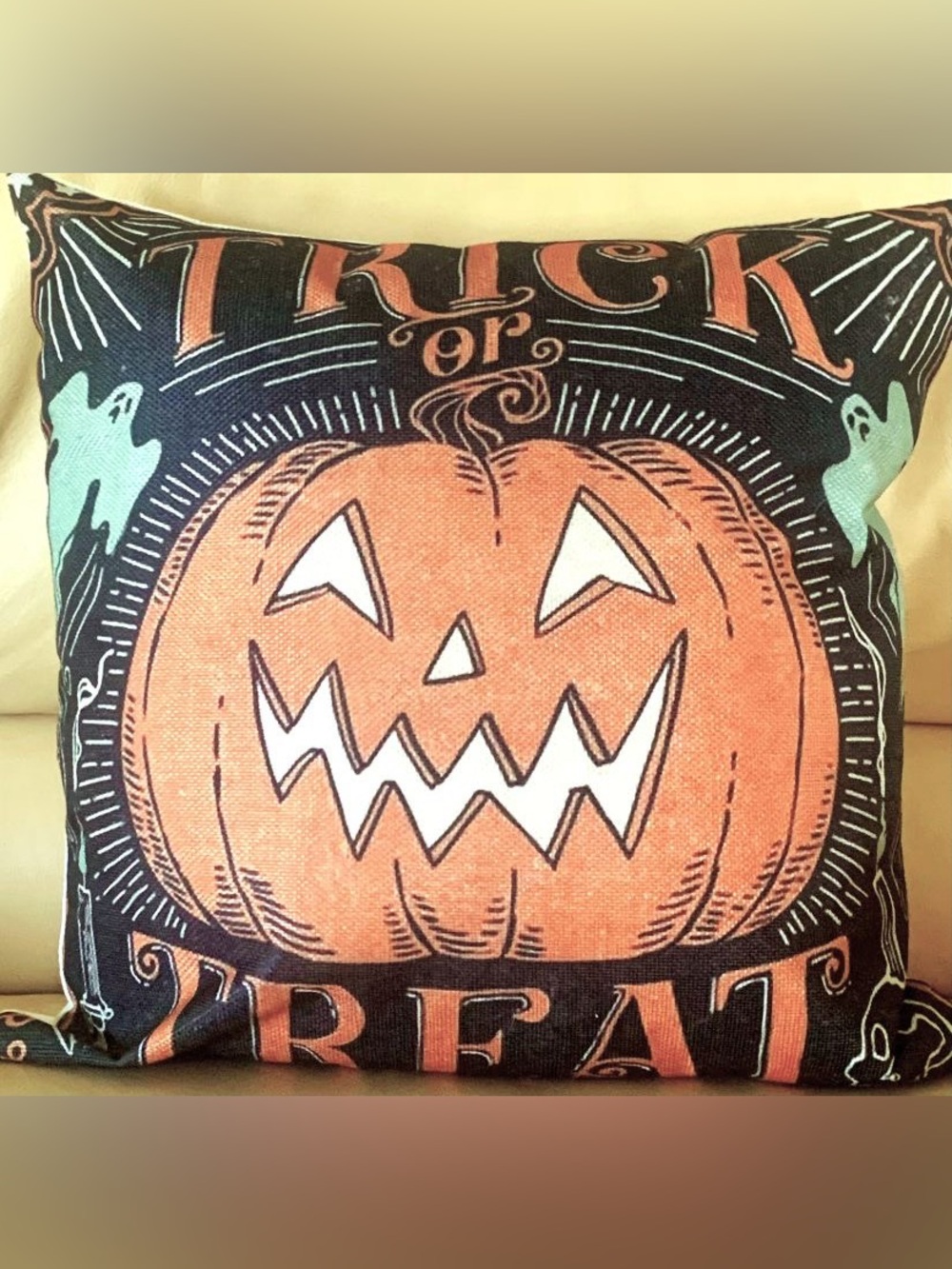 Vintage Retro Style Halloween Jack O' Lantern Trick or Treat 18x18 Pillow Cover